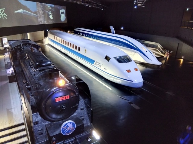 玄関車両3台.jpg